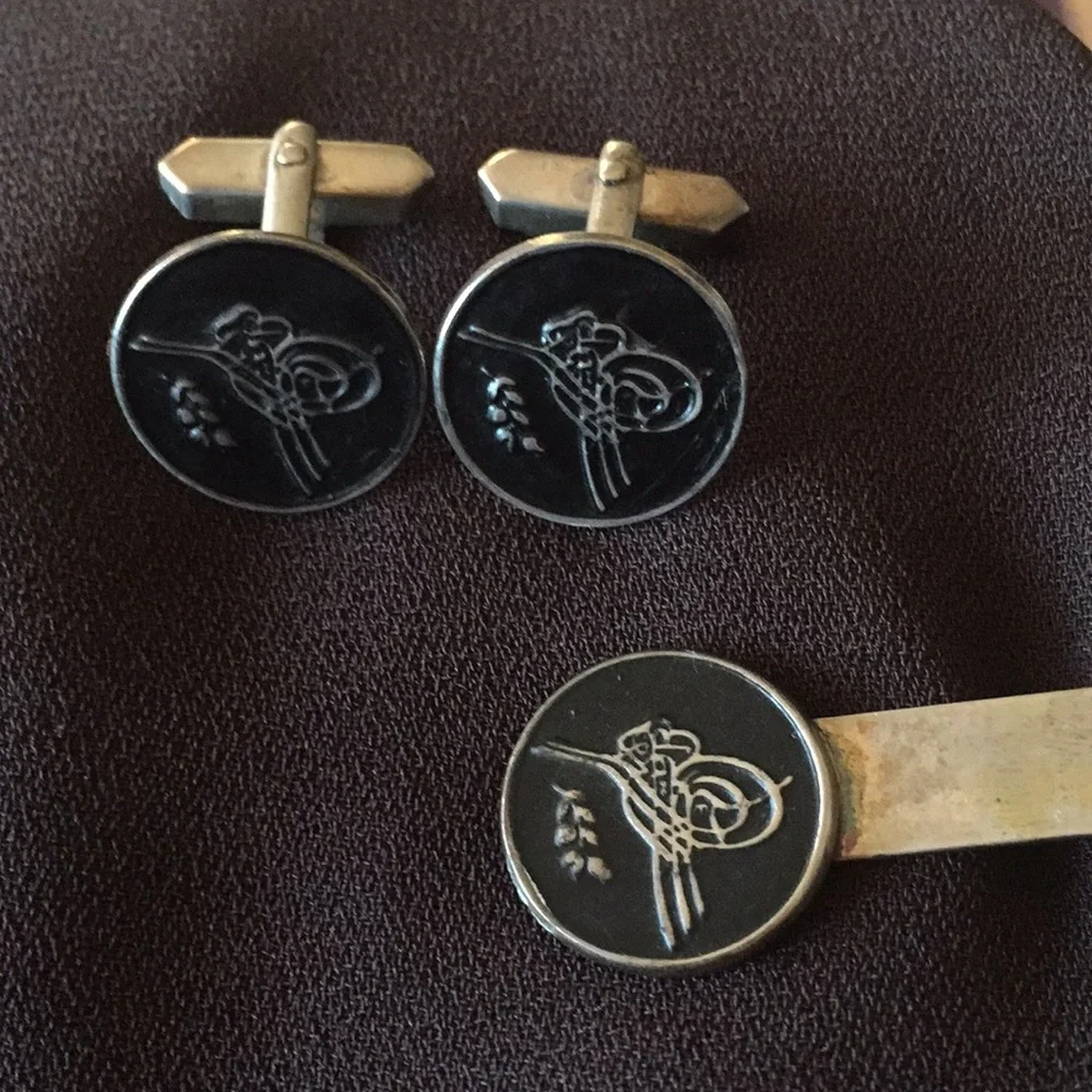 Vintage Silver tie clip and cufflinks .